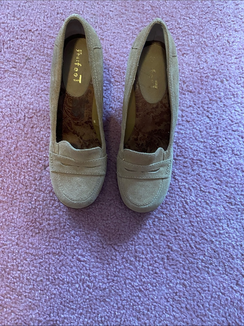 Loafer Heels in Light Taupe Suede